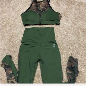 Abs2be Fitness camo outfit